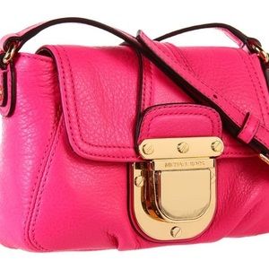 MICHAEL KORS. HOT PINK CROSSBODY BAG.